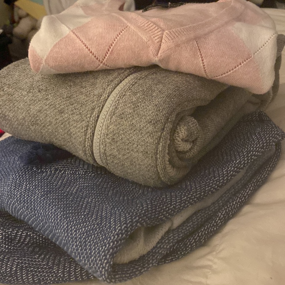 Sweater Bundle - Picture 13 of 13